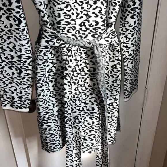 LOVERS + FRIENDS Merida Animal Print Wrap Dress-M NWT - Picture 7 of 10